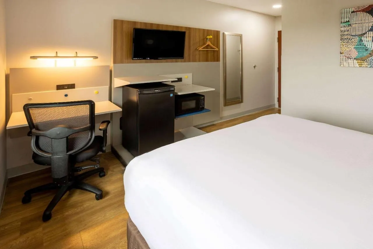 Microtel Inn And Suites - Salisbury